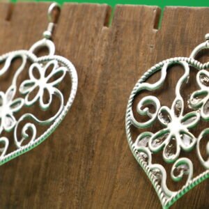 Aretes Corazón Floral (ligeros)