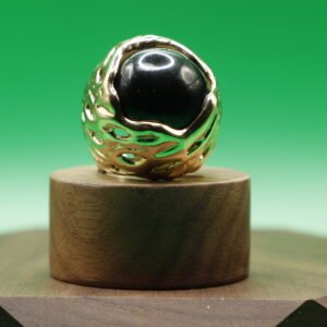 Anillo Dorado Con Piedra Negra (ajustable)