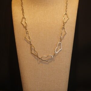 Collar Mediano Corazones Alargados