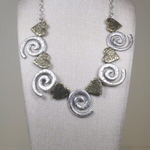 Collar Corazones y Espirales