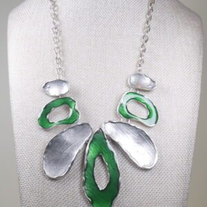 Collar Hojas Verde (Doble Vista)