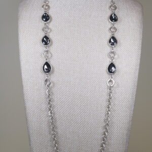 Collar Lagrimitas Grises (Doble Vista)