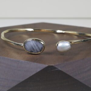 Pulsera Piedra Luna Y Perla Pequeña Baño De Oro (ajustable)